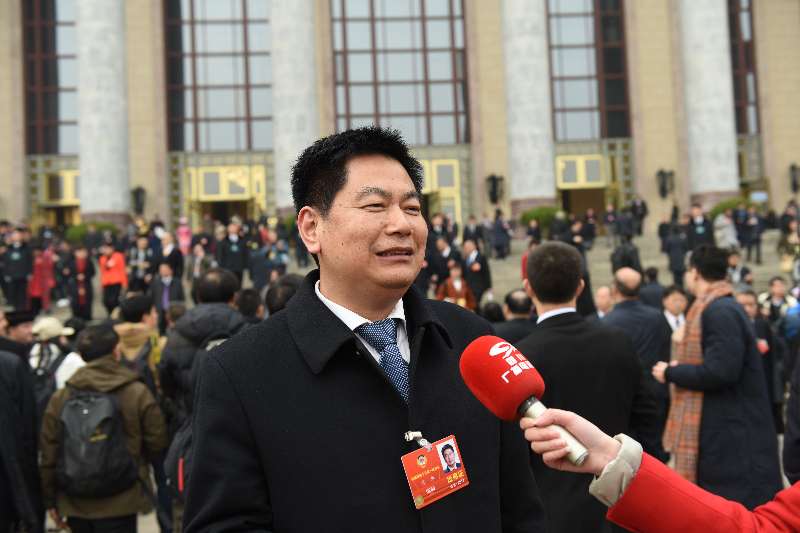 2018年3月3日，民建中央常委、中華職教社副理事長(zhǎng)、民建四川省委副主委、四川國(guó)弘現(xiàn)代教育投資公司董事長(zhǎng)蘇華作為住川全國(guó)政協(xié)委員在參加全國(guó)兩會(huì)時(shí)接受四川衛(wèi)視記者采訪.jpg