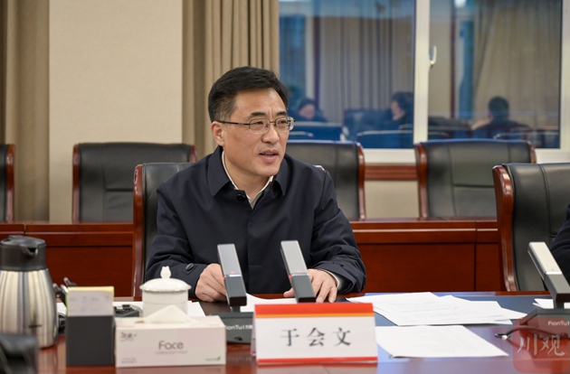 全國(guó)人大代表、重慶市渝北區(qū)委書(shū)記于會(huì)文_副本.jpg