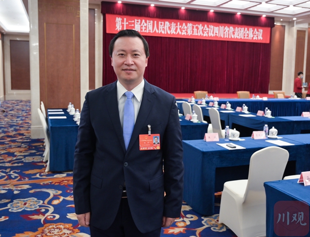 全國(guó)人大代表、廣安市委書(shū)記張彤  歐陽(yáng)杰攝_副本.jpg