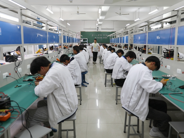 會理現代職校舉辦第十三屆學生職業(yè)技能大賽5.JPG